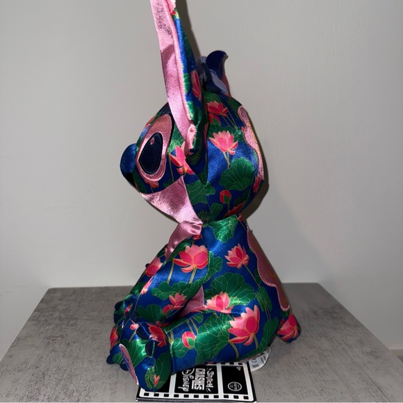 Stitch Crashes Disney Peter Pan Plush 12 of 12 - Picture 4 of 6